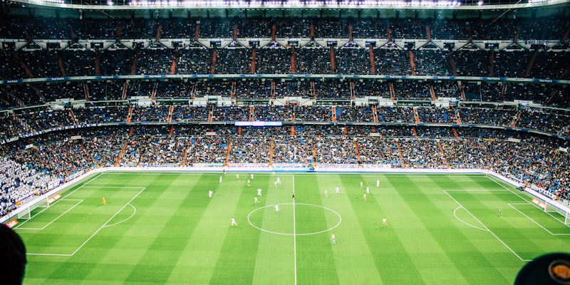 西甲联赛巴塞罗那队球员在诺坎普球场庆祝进球