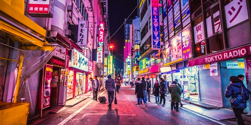 欧洲篮球联赛中央陆军队与皇家马德里篮球队的比赛画面